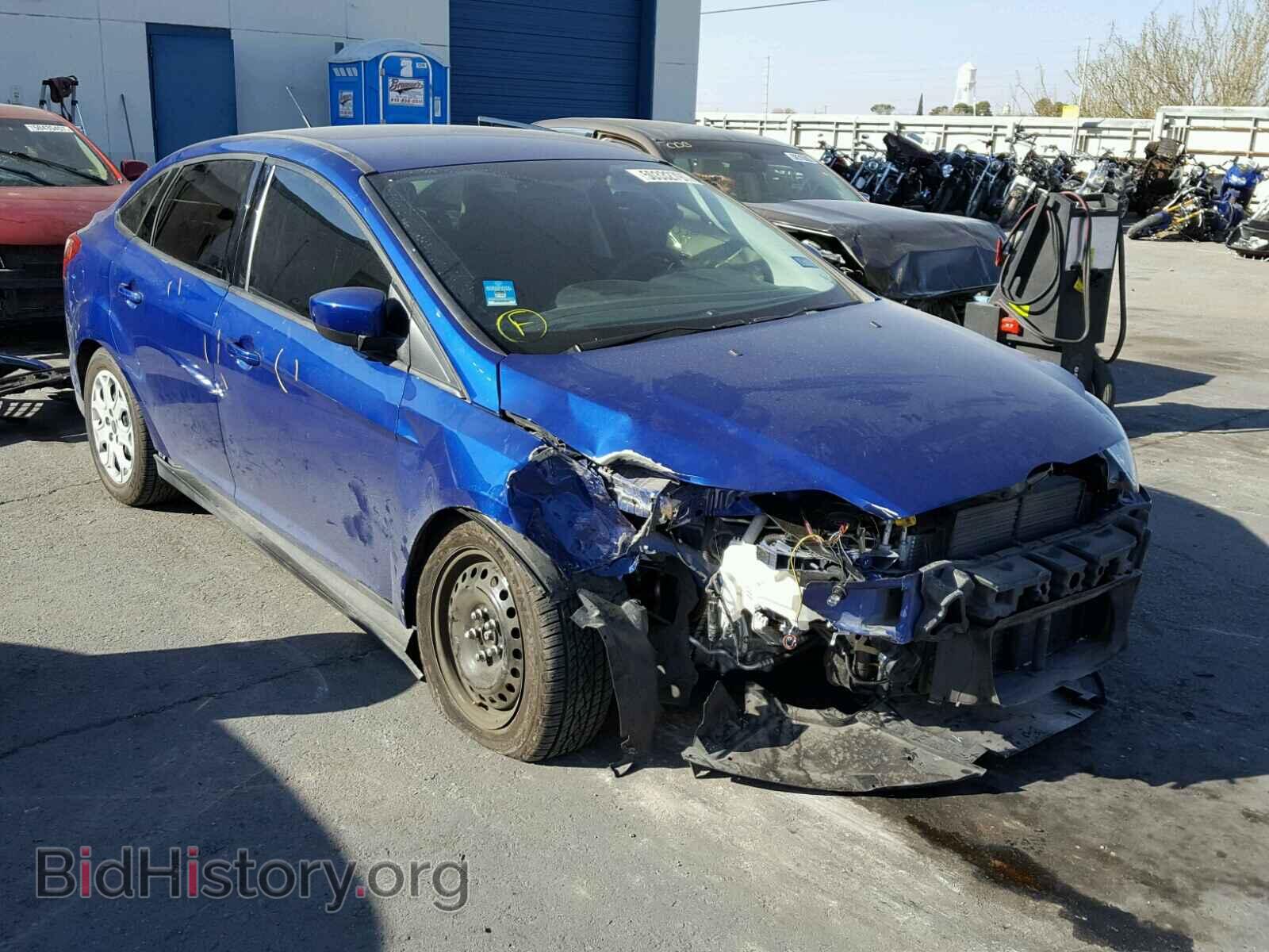 Photo 1FAHP3F24CL435136 - FORD FOCUS 2012