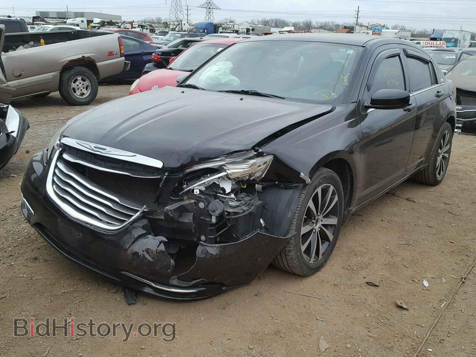 2012 CHRYSLER 200 - VIN: 1C3CCBAB5CN319244 - Фото 2