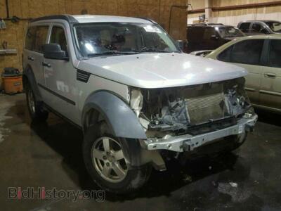 2007 Dodge NITRO Nitro SXT, серебристый — VIN 1D8GU28K87W631608, Copart