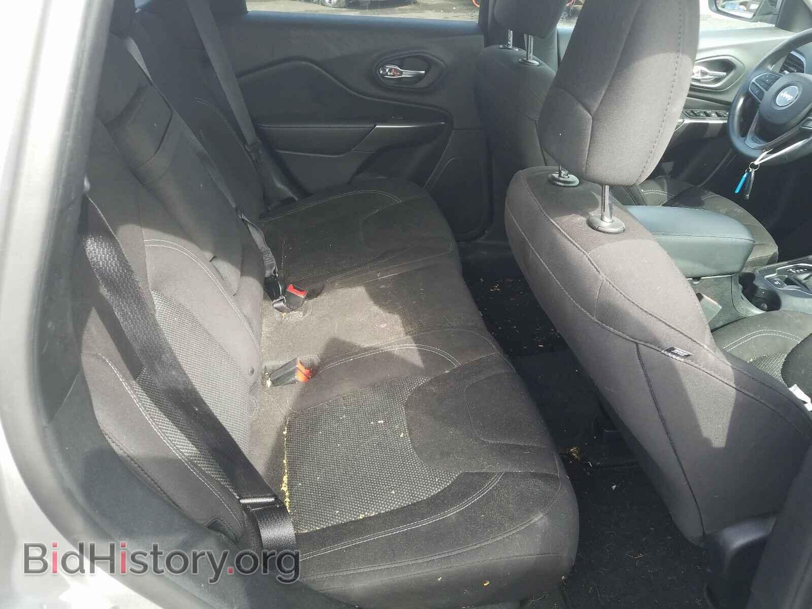 2019 JEEP CHEROKEE - VIN: 1C4PJLCB1KD272143 - Фото 6