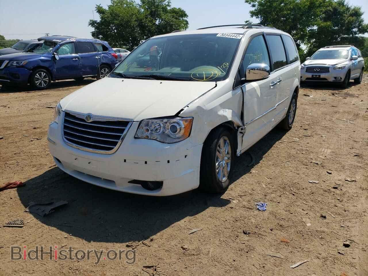 2008 CHRYSLER MINIVAN - VIN: 2A8HR64X28R718047 - Фото 2