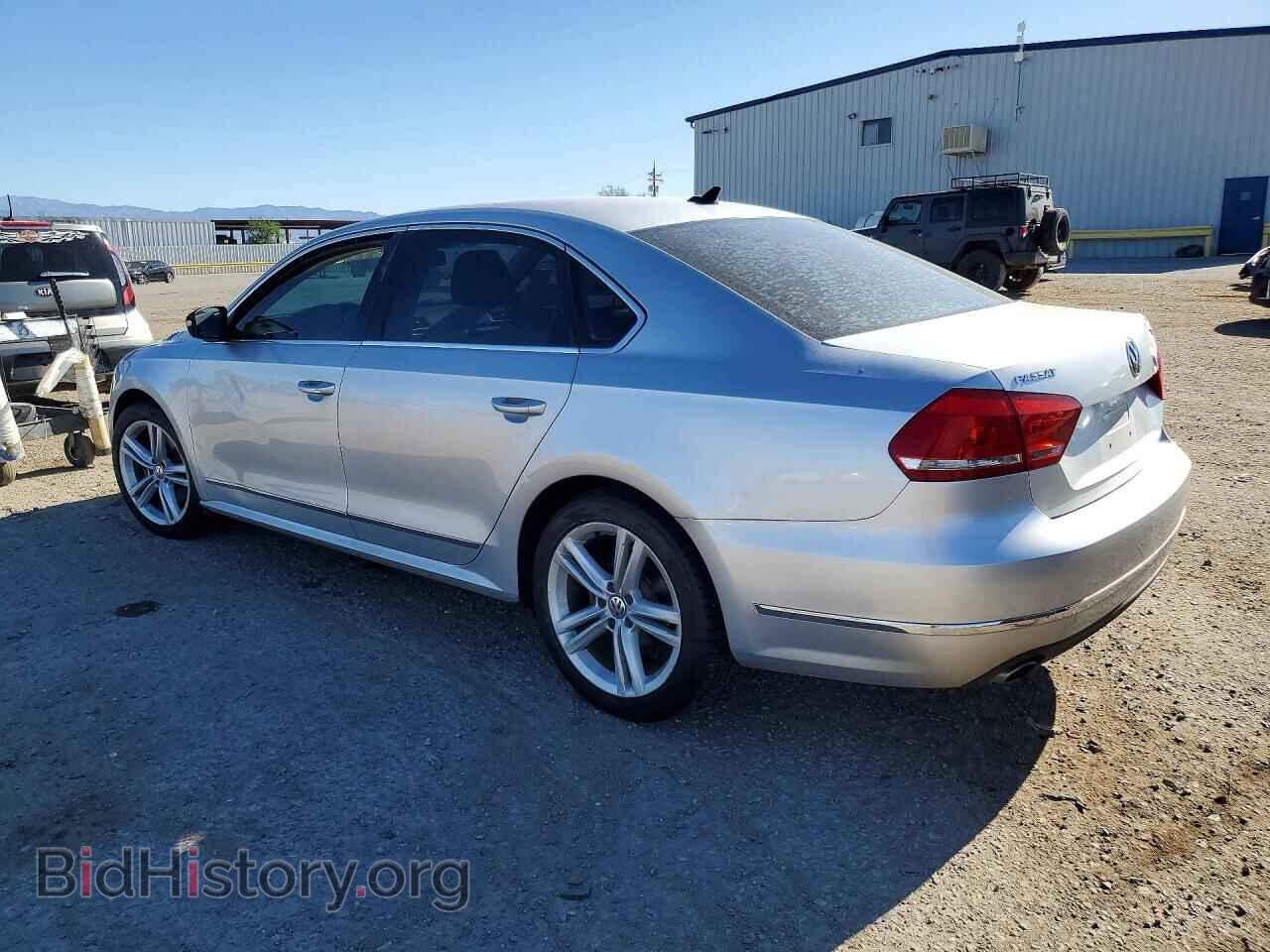 2015 VOLKSWAGEN PASSAT - VIN: 1VWBT7A36FC013020 - Фото 2