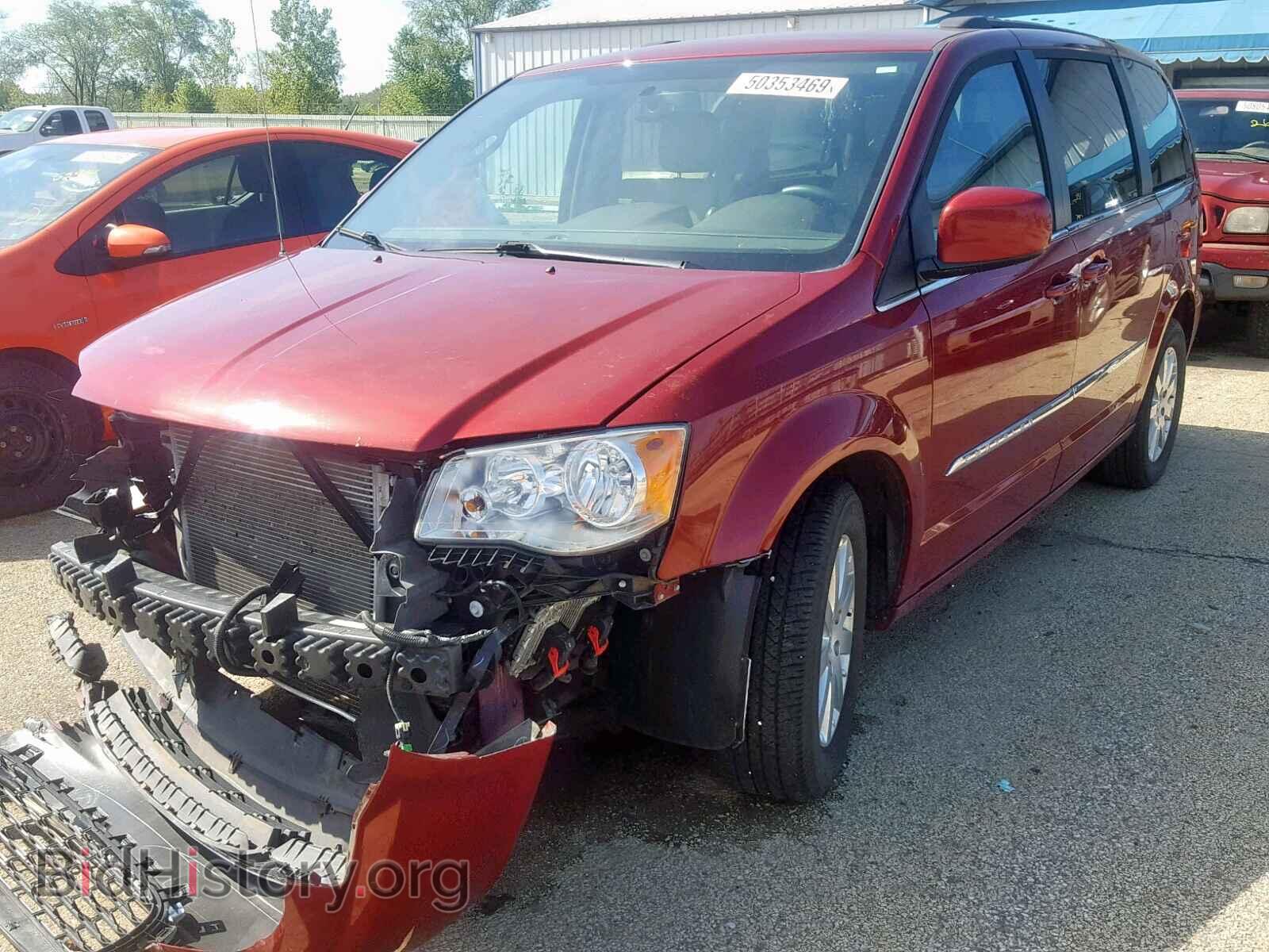 2015 CHRYSLER TOWN & COU - VIN: 2C4RC1BG7FR740366 - Фото 2