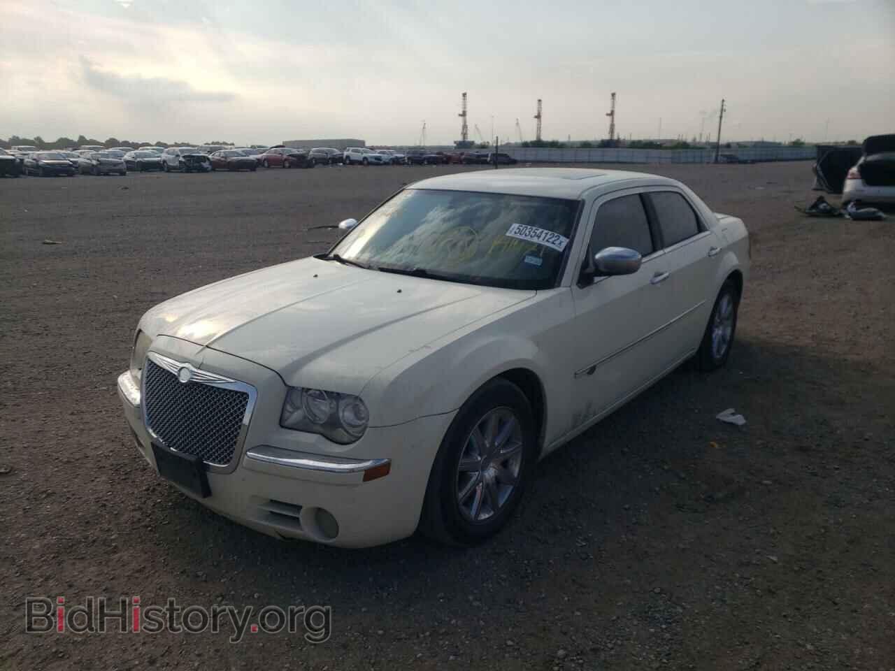 2010 CHRYSLER 300 - VIN: 2C3CA6CT1AH141471 - Фото 2