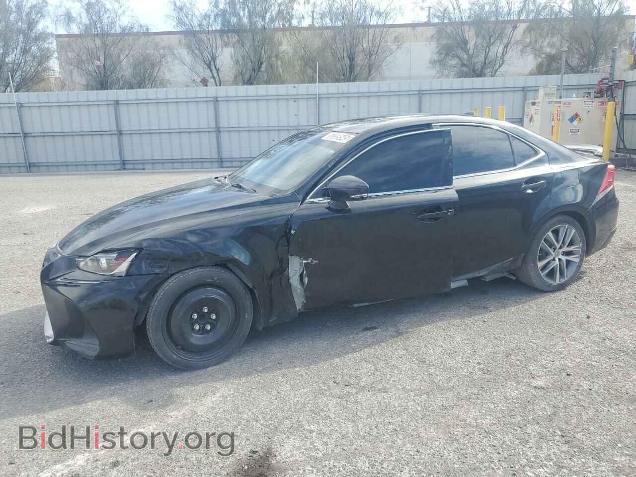 Photo JTHBA1D21J5073758 - LEXUS IS 2018