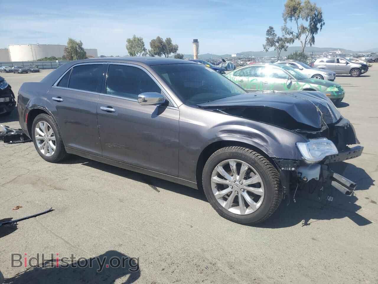 2019 CHRYSLER 300 - VIN: 2C3CCAKG2KH631565 - Фото 4