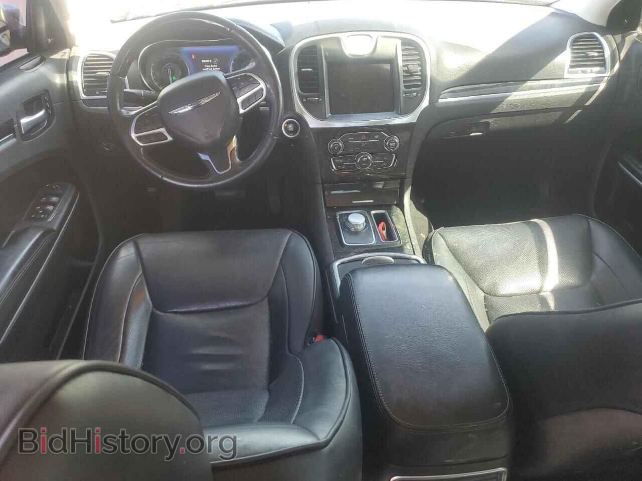 2019 CHRYSLER 300 - VIN: 2C3CCAKG2KH631565 - Фото 8