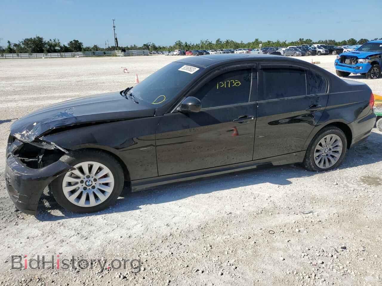 Photo WBAPH73579A172263 - BMW 3 SERIES 2009