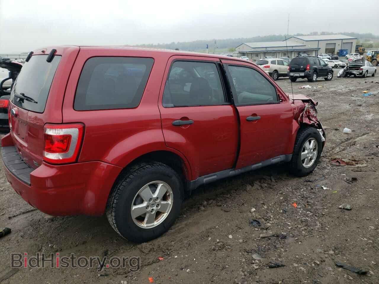 2011 FORD ESCAPE - VIN: 1FMCU0C76BKA13560 - Фото 3