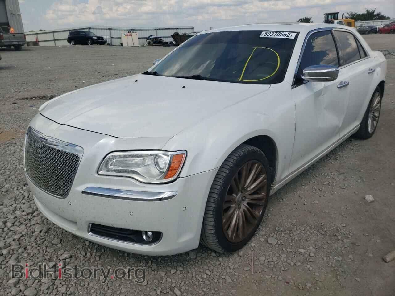 2011 CHRYSLER 300 - VIN: 2C3CA6CT7BH536692 - Фото 2