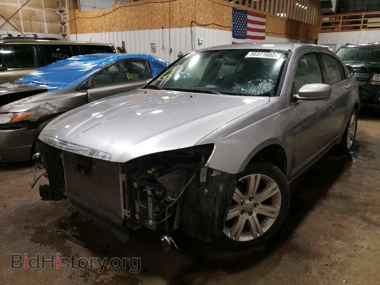 2013 CHRYSLER 200 - VIN: 1C3CCBBB4DN695692 - Фото 2