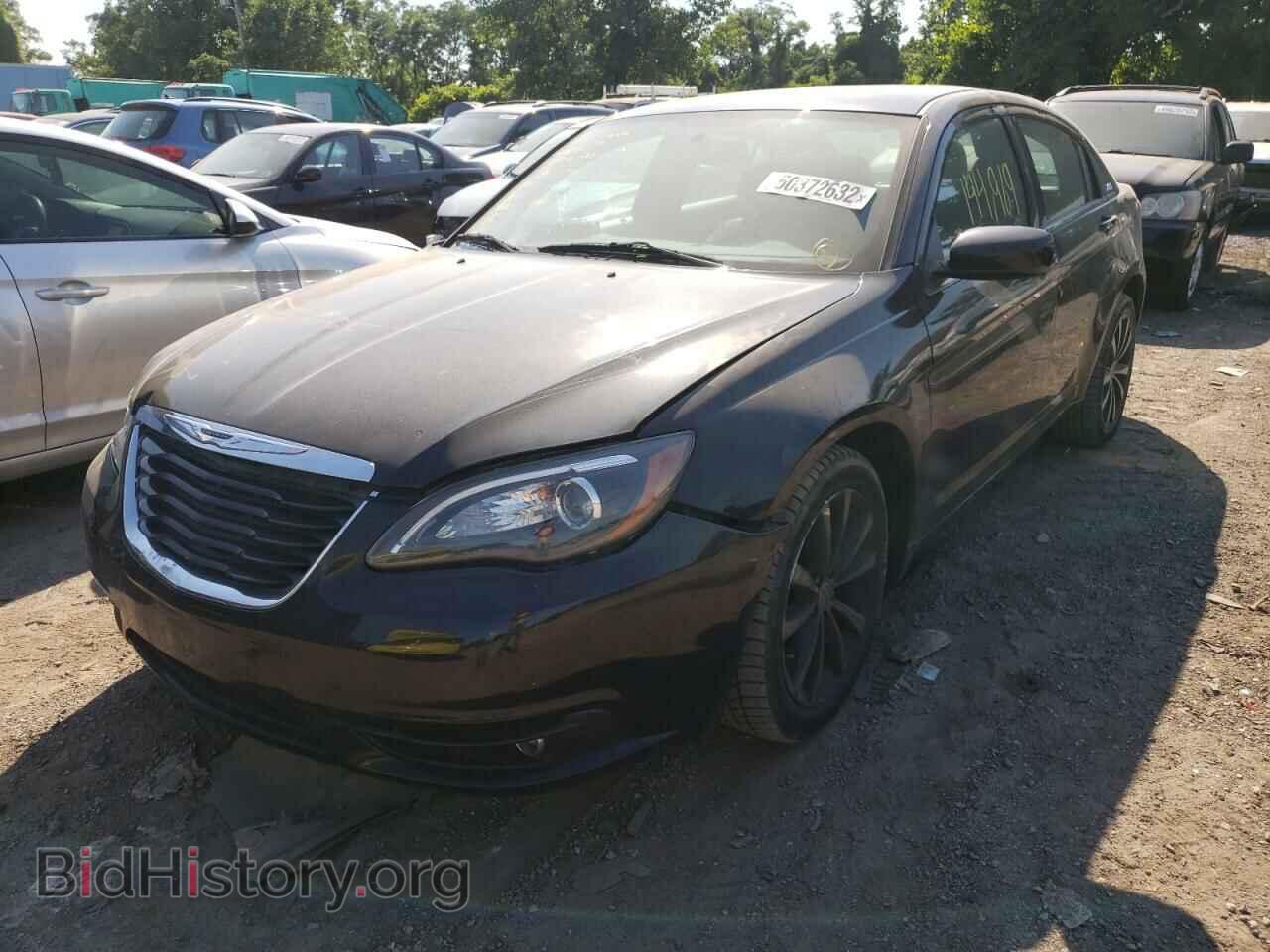 2011 CHRYSLER 200 - VIN: 1C3BC8FG3BN567767 - Фото 2