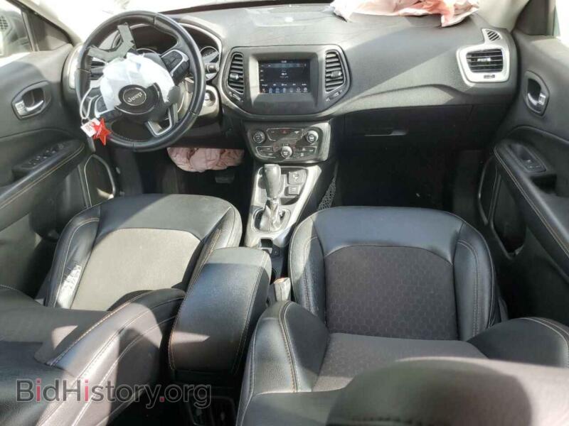 2019 Jeep COMPASS (VIN 3C4NJDBB2KT839906) — фото 8 из 14