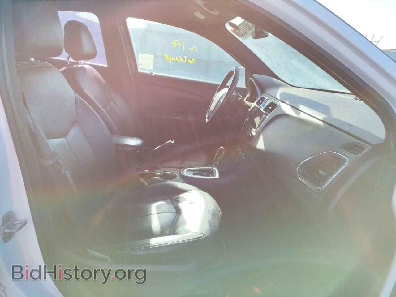 2011 CHRYSLER 200 - VIN: 1C3BC2FBXBN556041 - Photo 5
