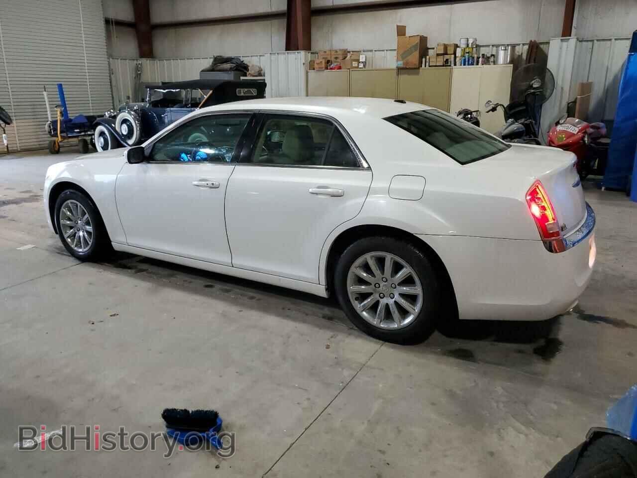 2014 CHRYSLER 300 - VIN: 2C3CCAAG4EH375807 - Фото 2