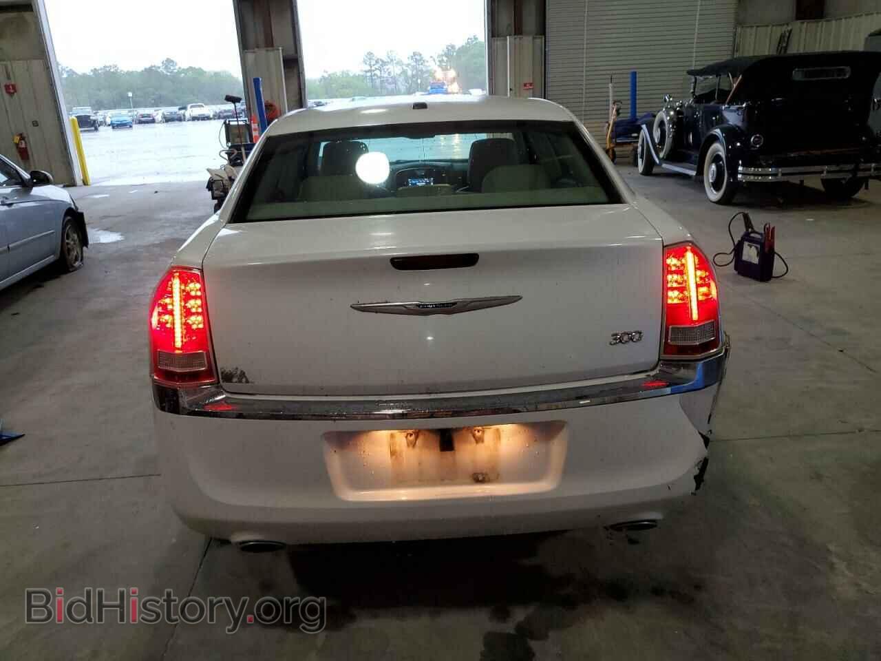 2014 CHRYSLER 300 - VIN: 2C3CCAAG4EH375807 - Фото 6