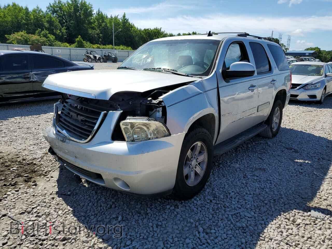 2011 GMC YUKON - VIN: 1GKS1CE01BR276206 - Фото 2
