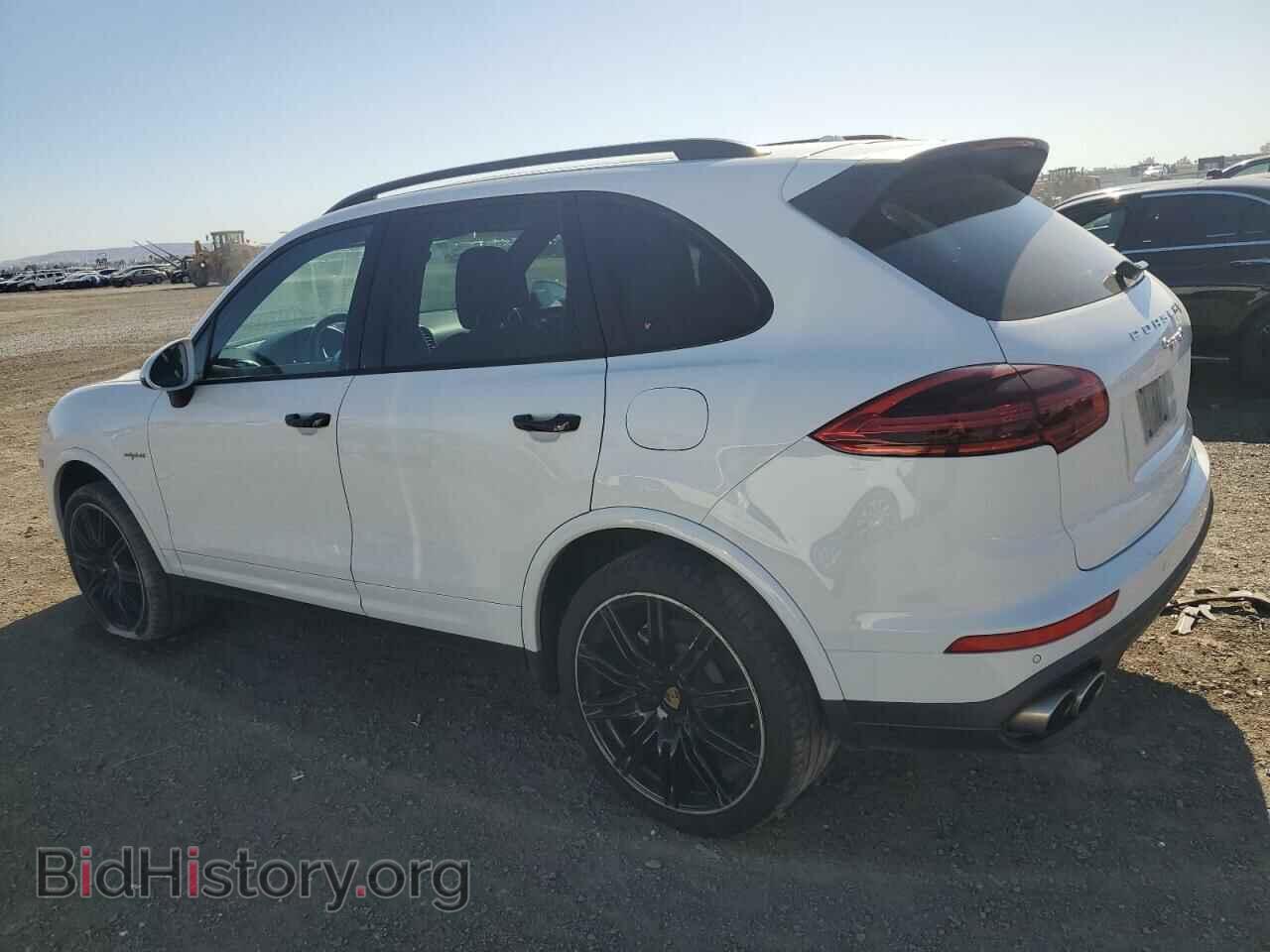 2017 PORSCHE CAYENNE - VIN: WP1AE2A23HLA75138 - Фото 2