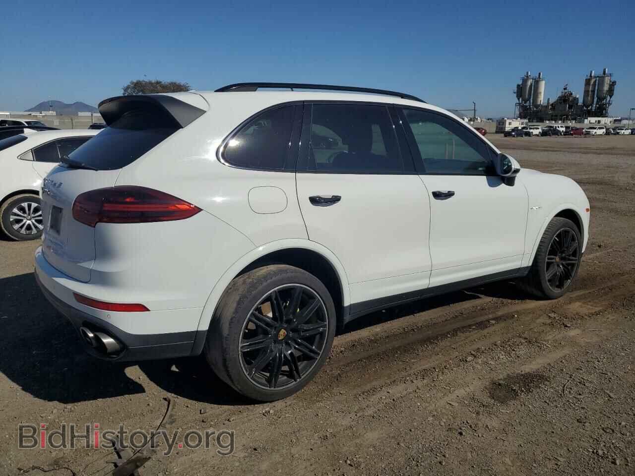 2017 PORSCHE CAYENNE - VIN: WP1AE2A23HLA75138 - Фото 3