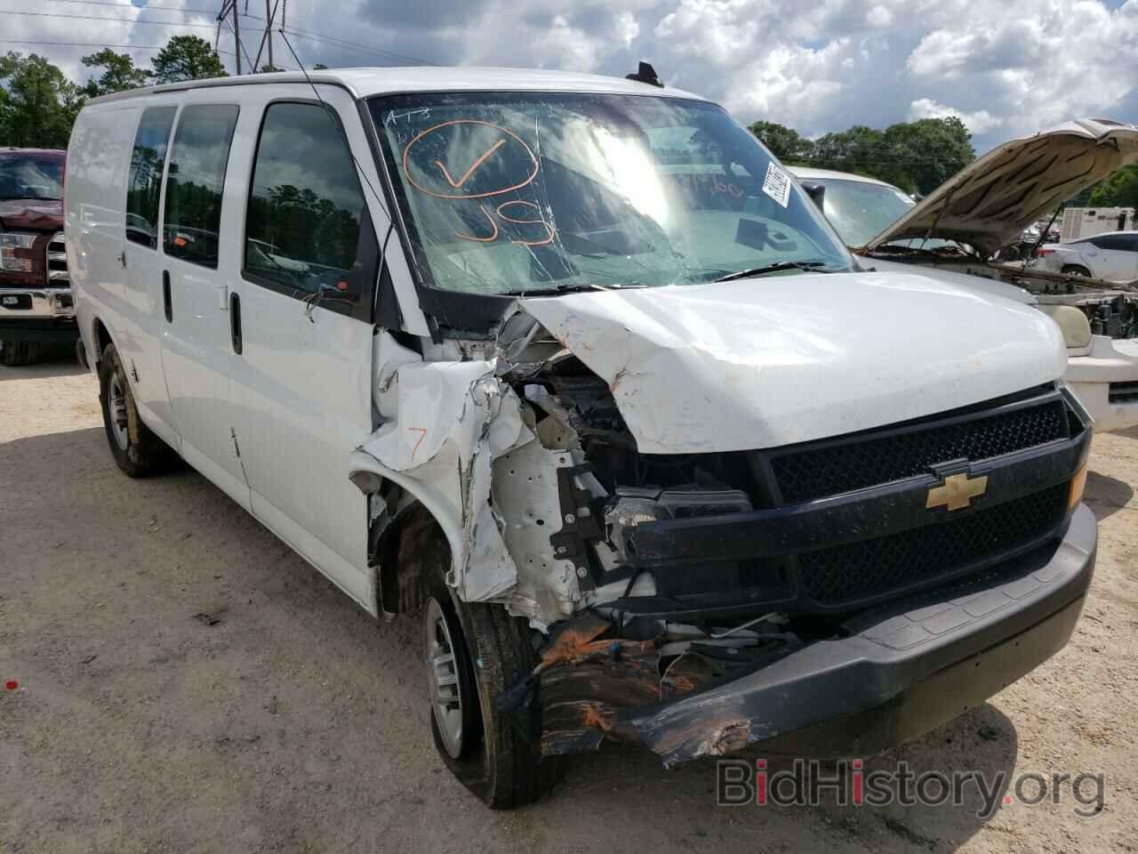 Photo 1GCWGAFP1M1154166 - CHEVROLET EXPRESS 2021