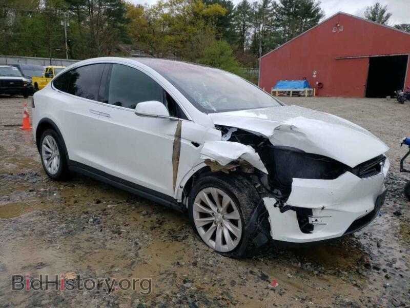2020 Tesla MODEL X (VIN 5YJXCAE26LF242514) — фото 4 из 12