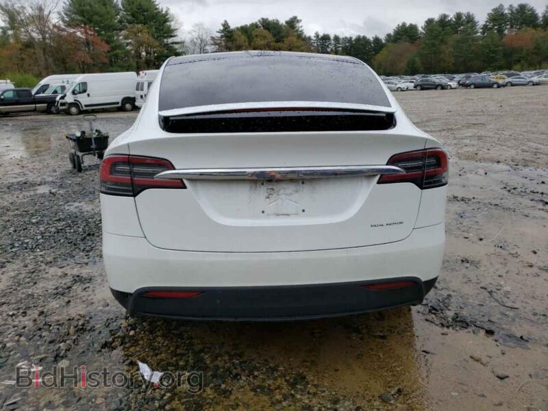 2020 Tesla MODEL X (VIN 5YJXCAE26LF242514) — фото 6 из 12