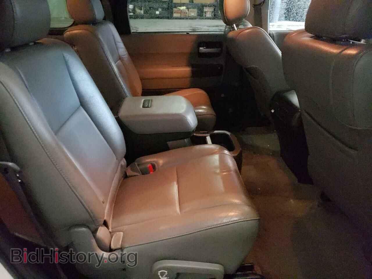 2011 TOYOTA SEQUOIA - VIN: 5TDDW5G17BS040412 - Фото 6