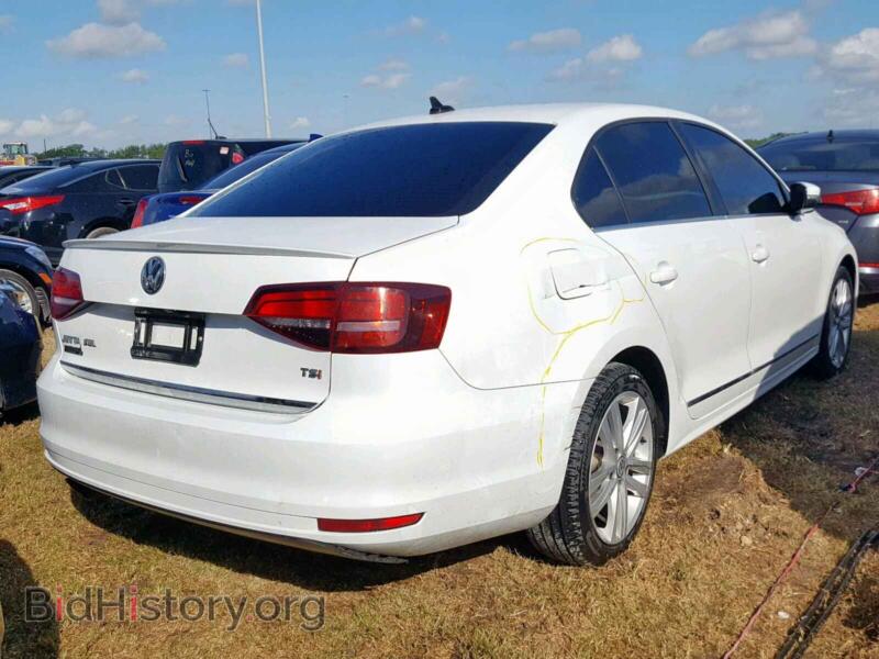 2017 Volkswagen JETTA (VIN 3VWL17AJ4HM399818) — фото 4 из 10