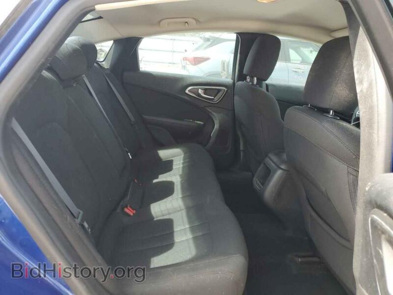 2016 Chrysler 200 (VIN 1C3CCCAB0GN125264) — photo 11 of 14