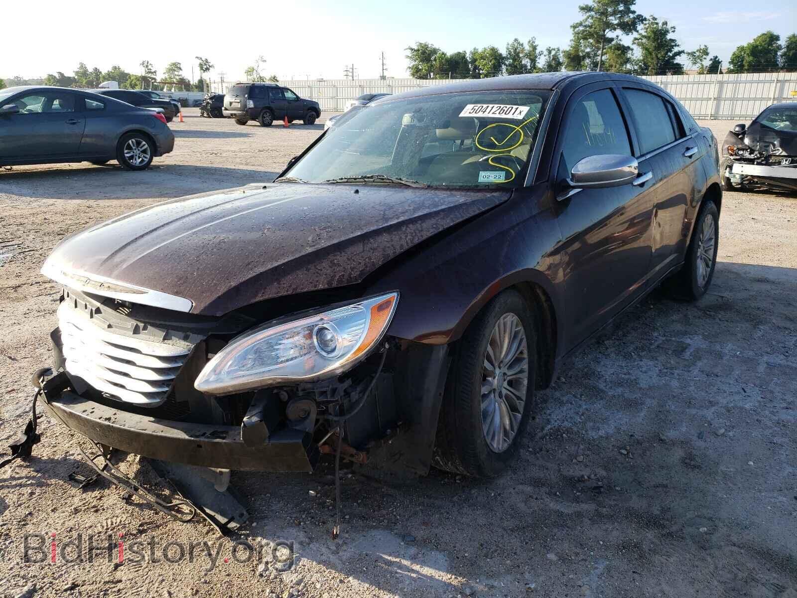 2012 CHRYSLER 200 - VIN: 1C3CCBCG3CN180501 - Фото 2
