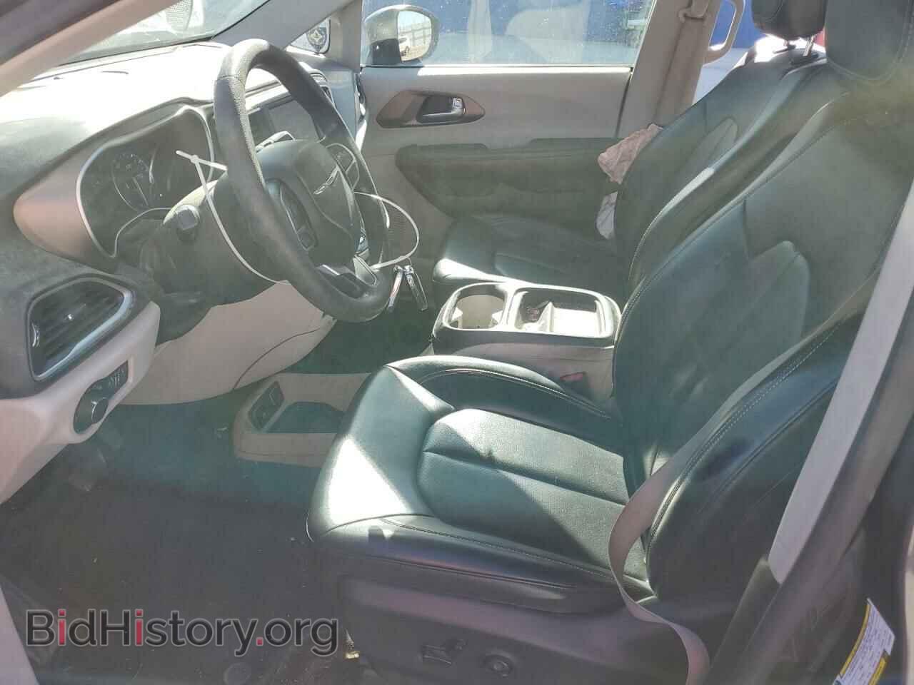2020 CHRYSLER All Models - VIN: 2C4RC1DG9LR182433 - Фото 7