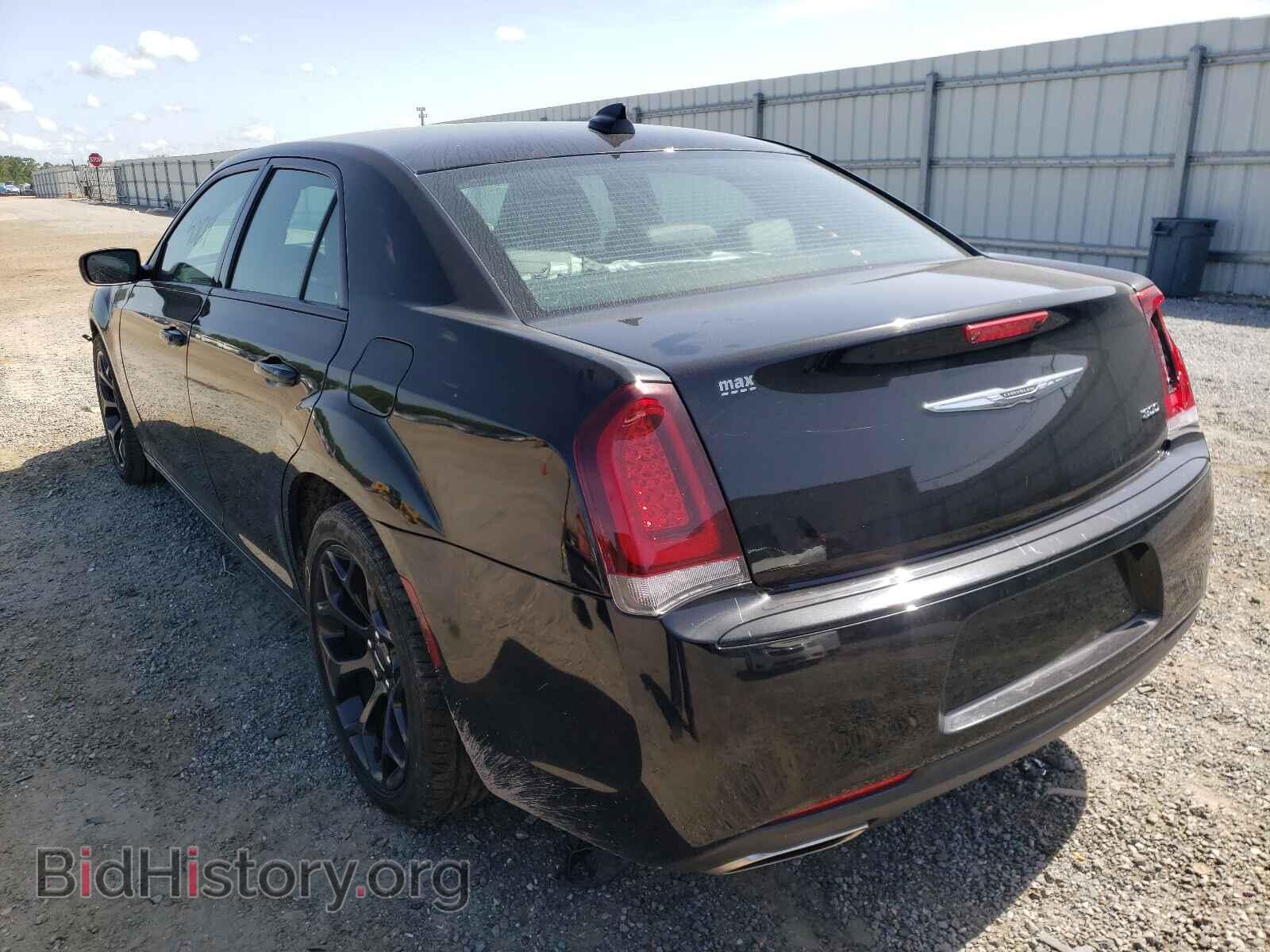 2019 CHRYSLER 300 - VIN: 2C3CCABG2KH637253 - Photo 3