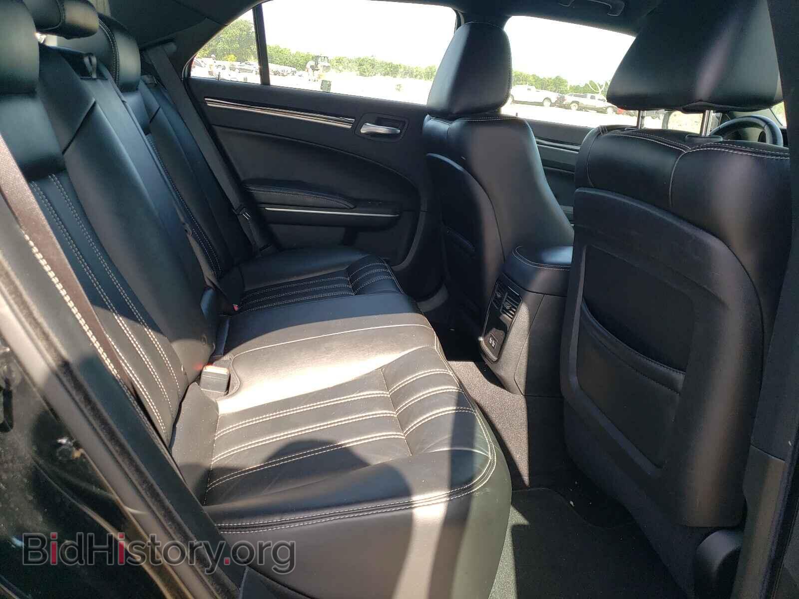 2019 CHRYSLER 300 - VIN: 2C3CCABG2KH637253 - Photo 6
