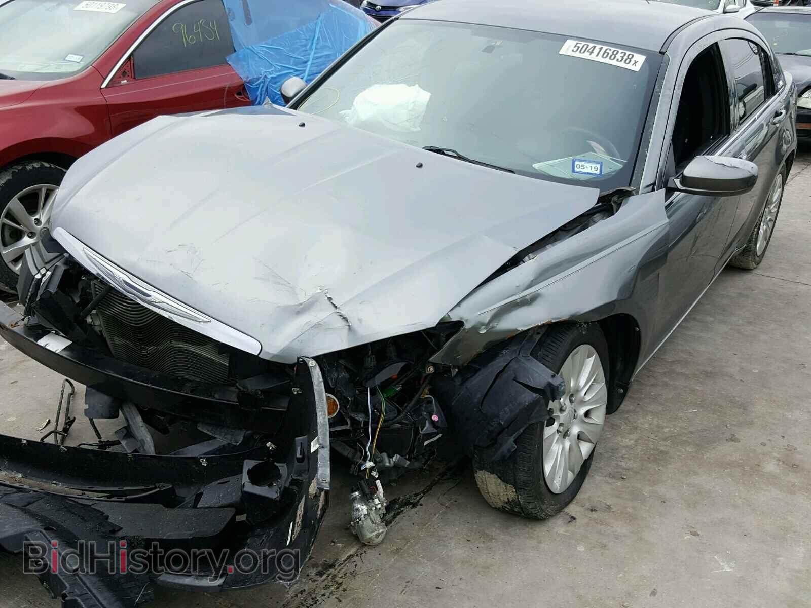 2011 CHRYSLER 200 - VIN: 1C3BC4FB3BN593136 - Фото 2