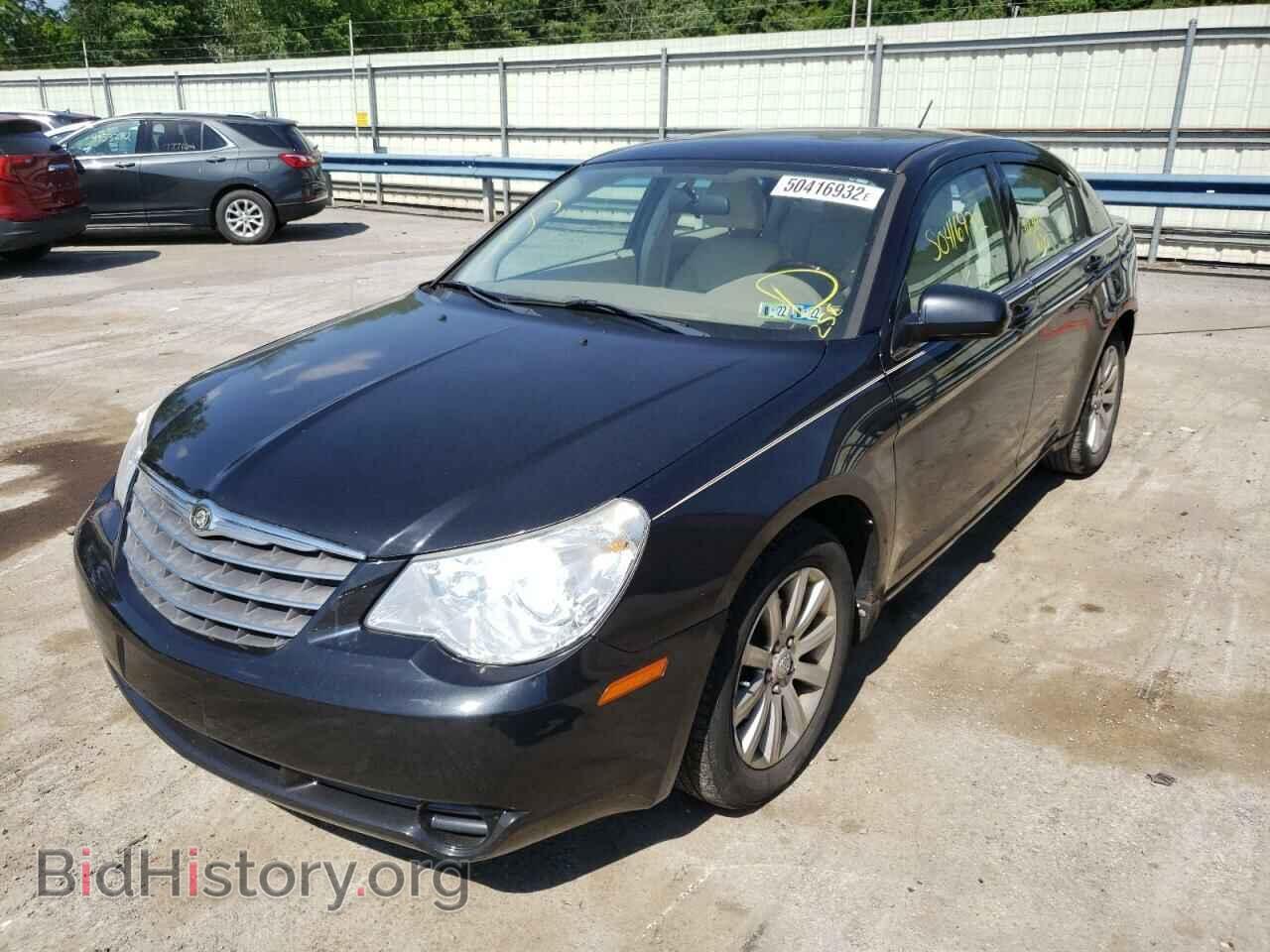 2010 CHRYSLER SEBRING - VIN: 1C3CC5FB3AN110866 - Фото 2