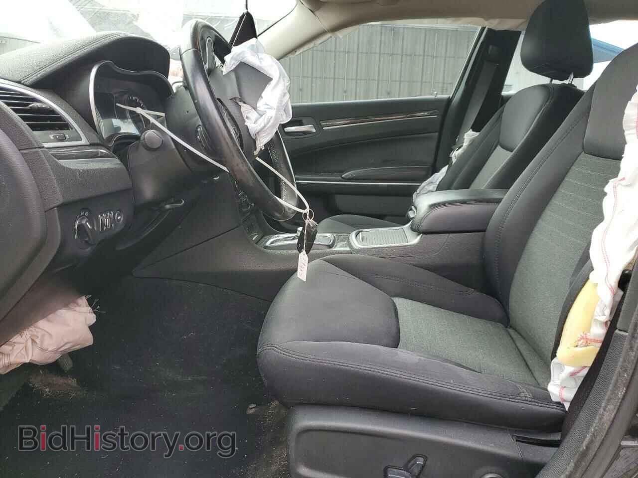 2019 CHRYSLER 300 - VIN: 2C3CCAAG9KH590899 - Фото 7