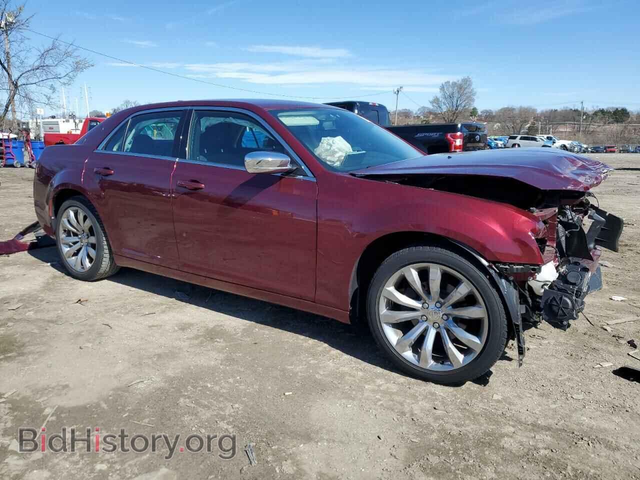 2019 CHRYSLER 300 - VIN: 2C3CCAAG4KH590597 - Фото 4