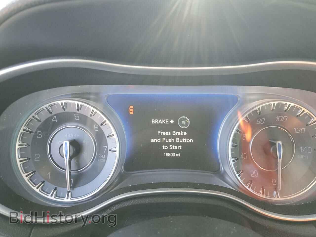 2019 CHRYSLER 300 - VIN: 2C3CCAAG4KH590597 - Фото 9