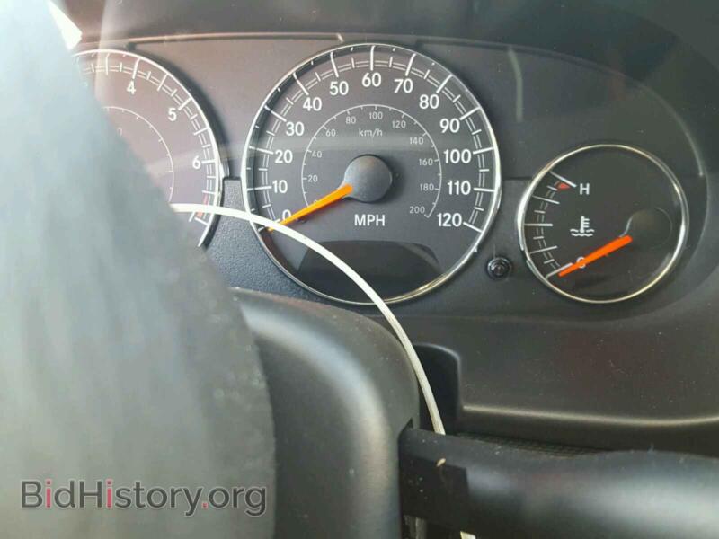 2006 Chrysler SEBRING (VIN 1C3EL46X66N100502) — photo 8 of 10
