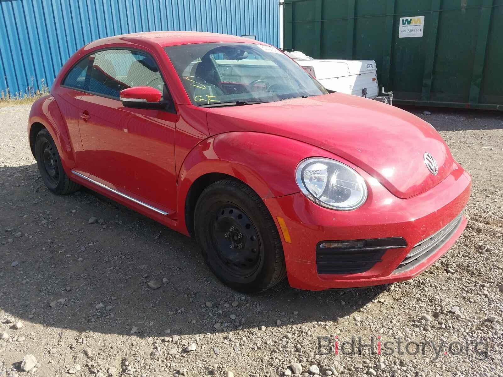 Photo 3VWJ17AT5HM615524 - VOLKSWAGEN BEETLE 2017