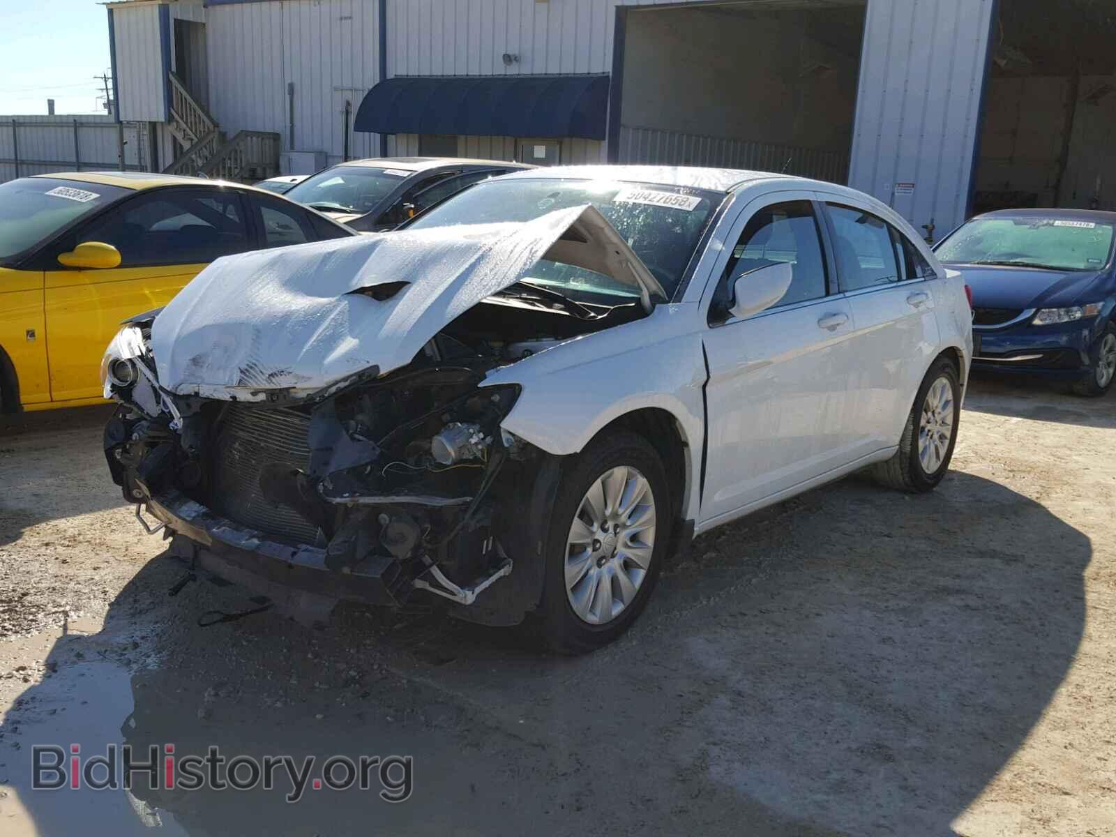 2014 CHRYSLER 200 - VIN: 1C3CCBAB1EN121988 - Фото 2