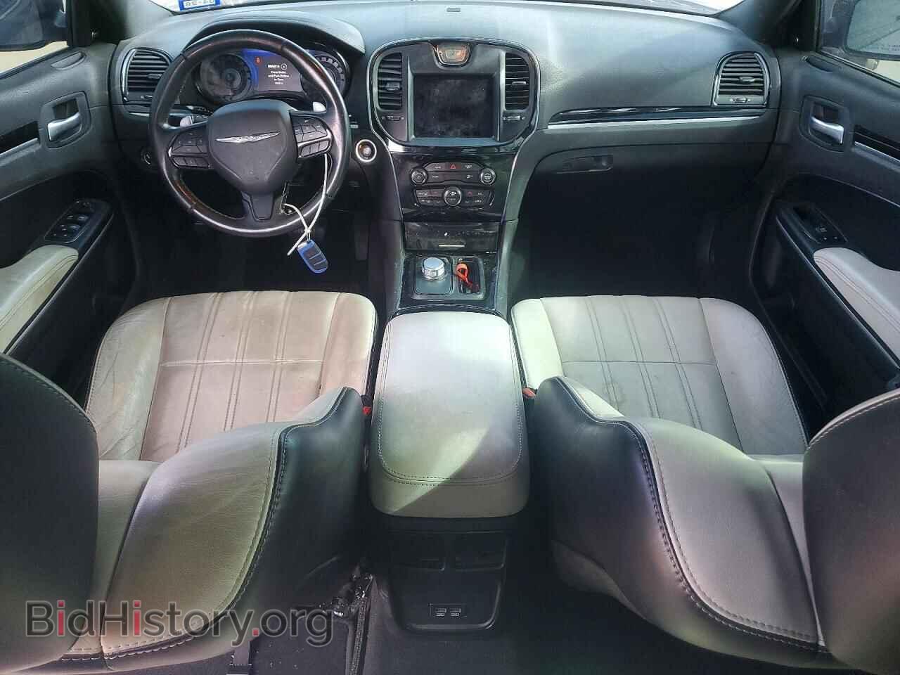 2019 CHRYSLER 300 - VIN: 2C3CCABG8KH550618 - Photo 8