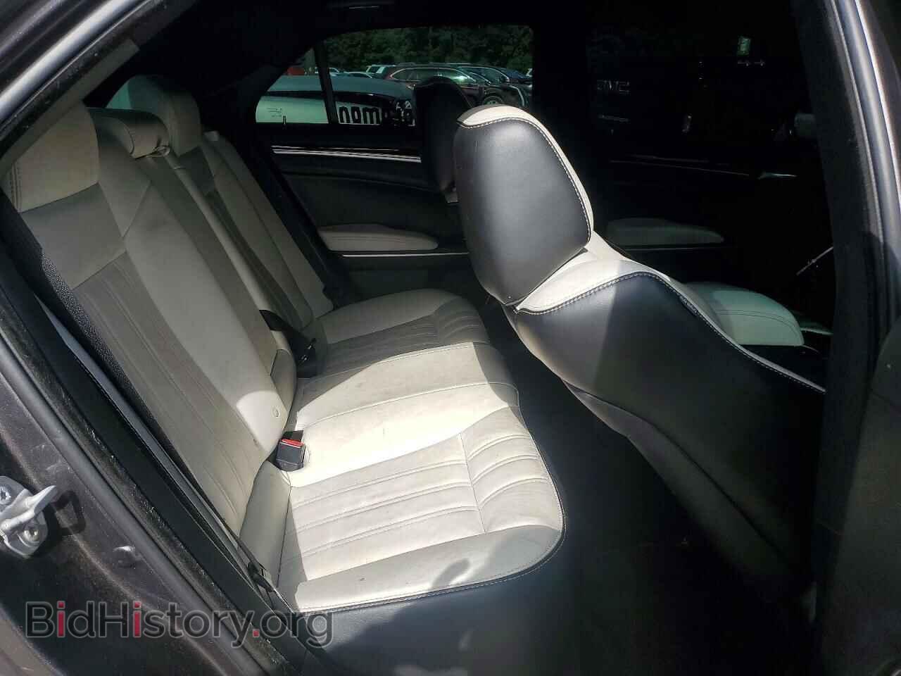 2019 CHRYSLER 300 - VIN: 2C3CCABG8KH550618 - Photo 10