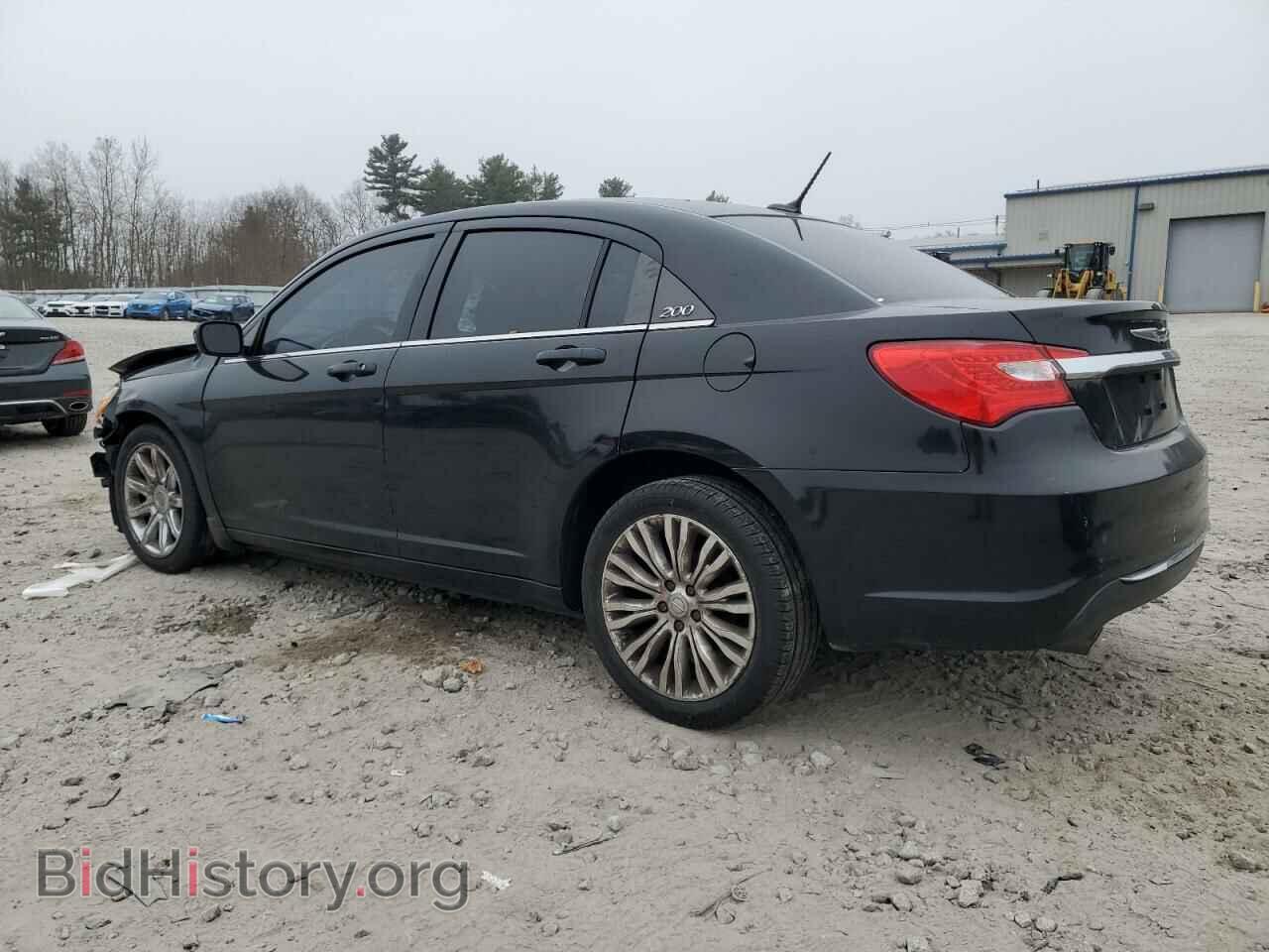 2013 CHRYSLER 200 - VIN: 1C3CCBAG4DN722435 - Фото 2