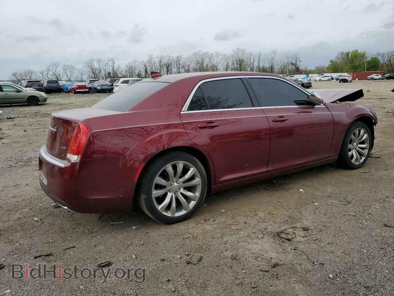 2019 CHRYSLER 300 - VIN: 2C3CCAAG1KH601880 - Фото 3