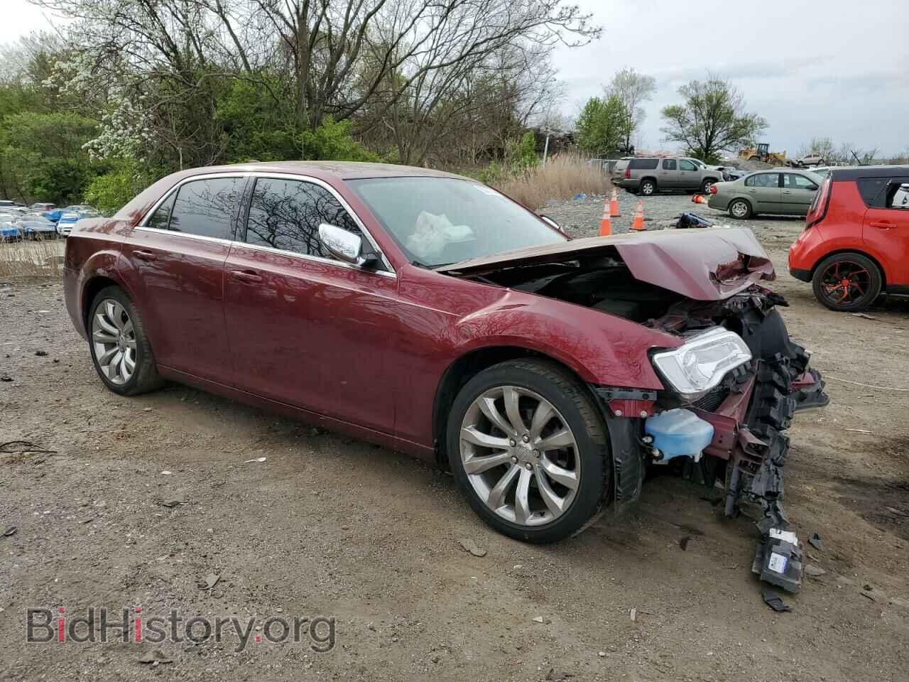 2019 CHRYSLER 300 - VIN: 2C3CCAAG1KH601880 - Фото 4