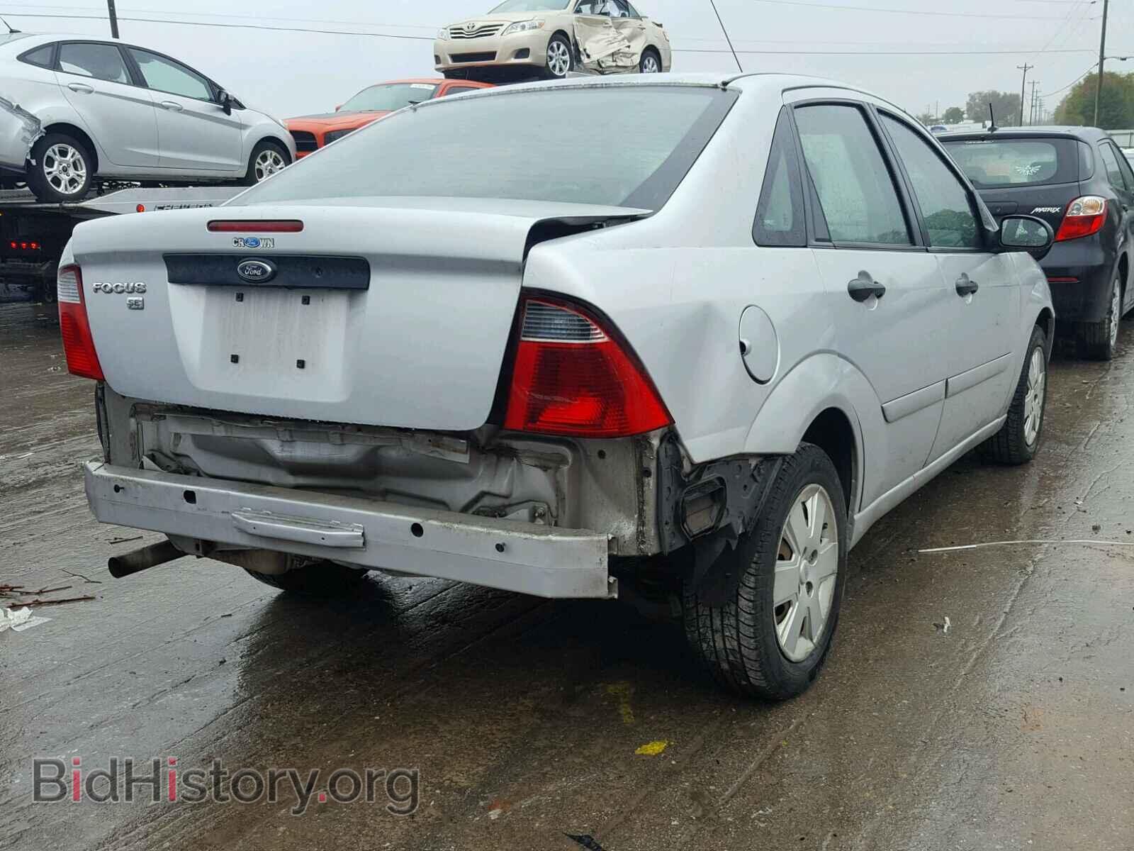 2007 FORD FOCUS - VIN: 1FAHP34N87W313705 - Photo 4