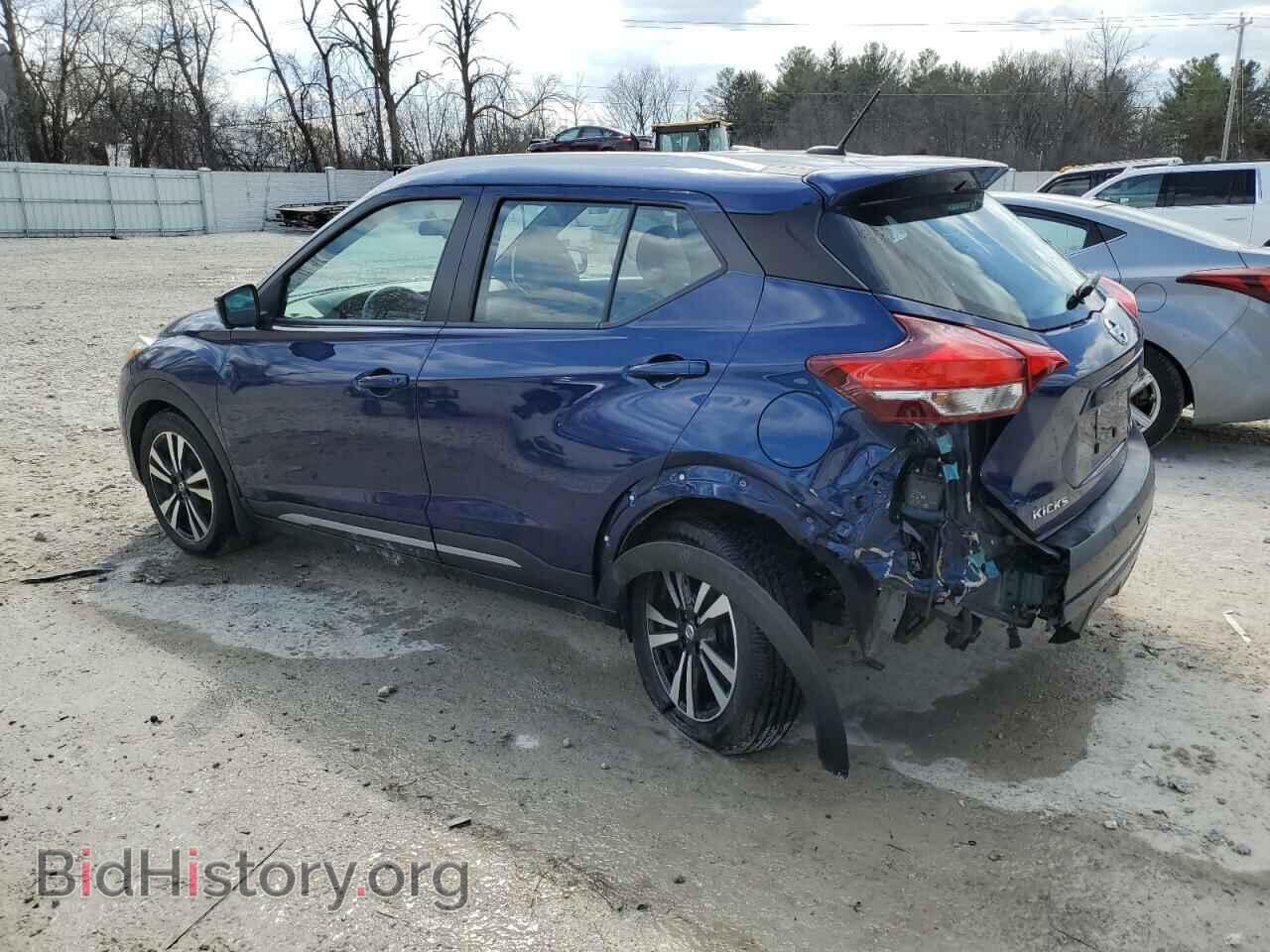 2019 NISSAN KICKS - VIN: 3N1CP5CU3KL567770 - Фото 2