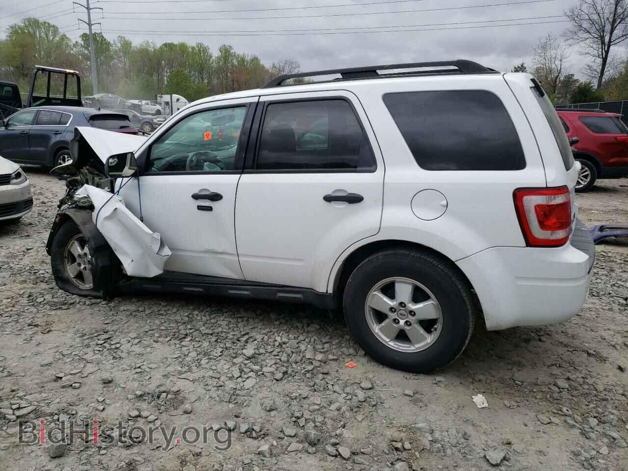 2011 FORD ESCAPE - VIN: 1FMCU9D76BKB65700 - Photo 2