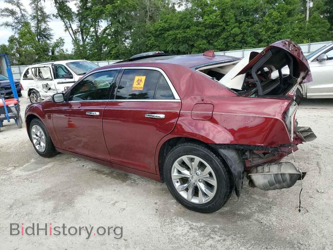 2016 CHRYSLER 300 - VIN: 2C3CCAAG9GH142010 - Фото 2